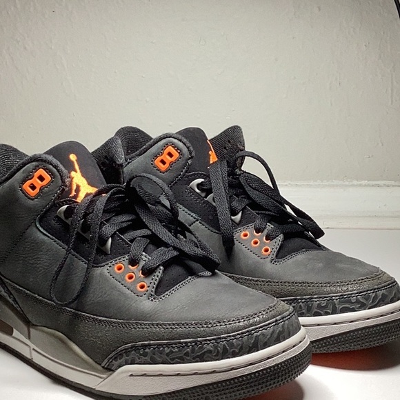 Jordan 3 Retro Fear - Picture 5 of 7